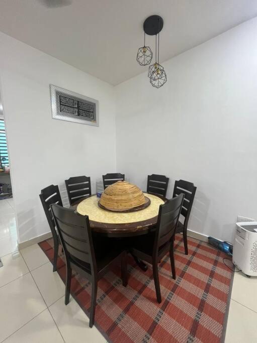 Hadeerna Homestay - Double Storey Terrace Chemor Екстер'єр фото