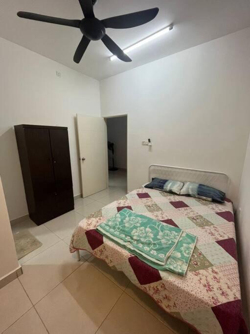 Hadeerna Homestay - Double Storey Terrace Chemor Екстер'єр фото